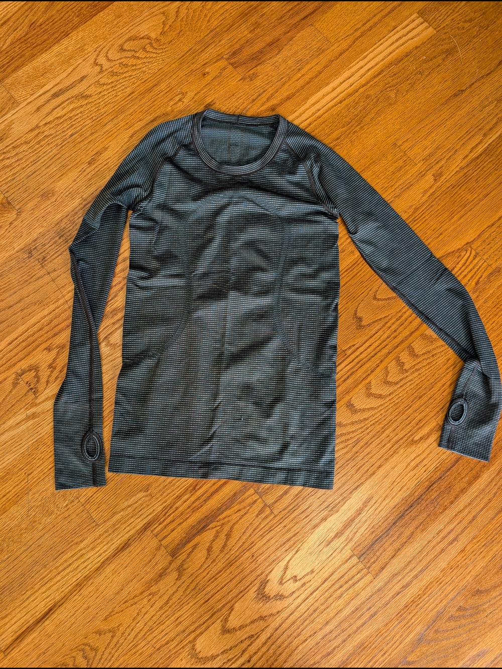 Lululemon WOMENS Swiftly Long-Sleeve Hip Length Size 6